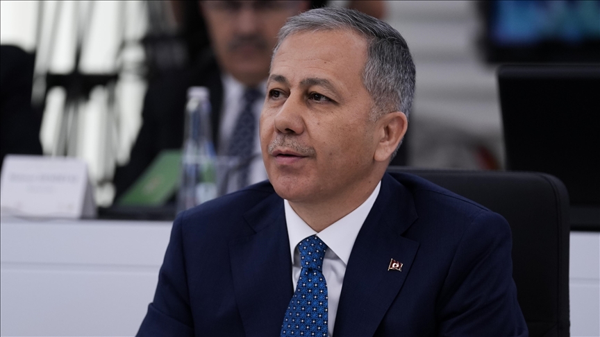 Bakan Yerlikaya: Kara para aklayan suç odaklarıyla mücadelemizi kararlılıkla sürdürmeye devam edeceğiz