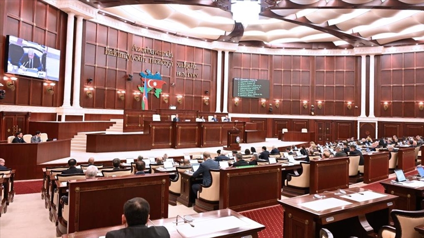 Президент Азербайджана распустил парламент