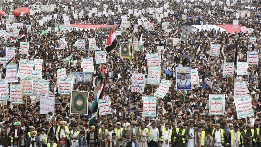 عشرات آلاف اليمنيين يشاركون في مسيرات تضامنا مع غزة