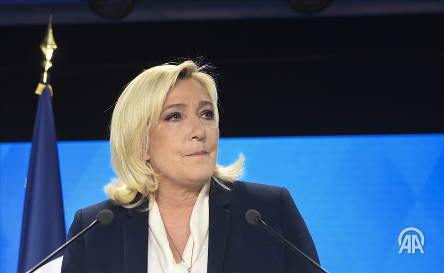 France : ‘’Il faut qu’Emmanuel Macron relise la Constitution’’, estime Marine Le Pen