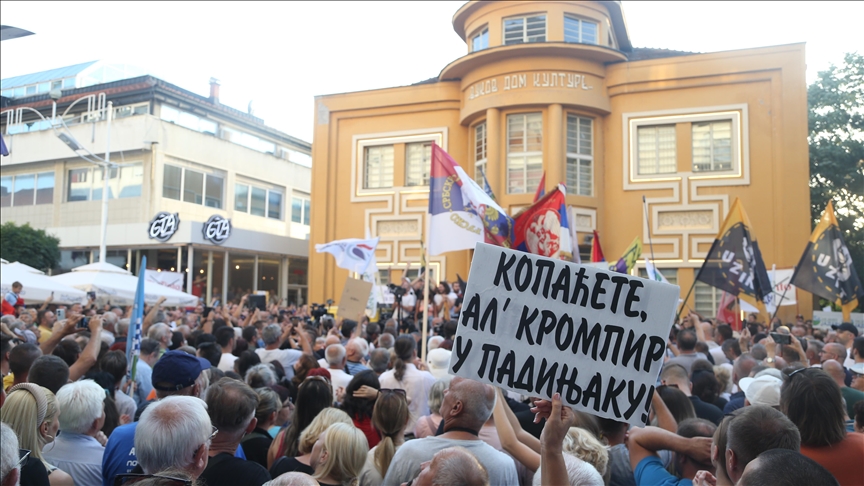 Thousands of environmentalists demonstrate against lithium extraction project in Serbia