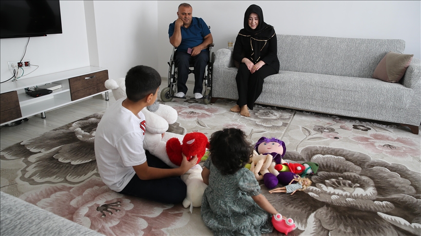 Depremzede çift, ikinci çocuk hayalini "koruyucu aile" olarak gerçekleştirdi