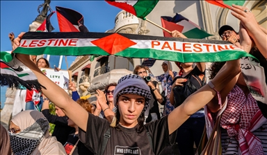 Des dizaines de Tunisiens manifestent pour protester contre les crimes "génocidaires" israéliens à Gaza