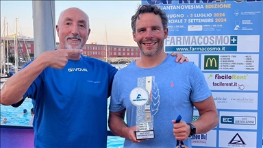 Türk yüzücü Emre Erdoğan, Capri-Napoli Yüzme Ultra Maratonu'nda birinci oldu
