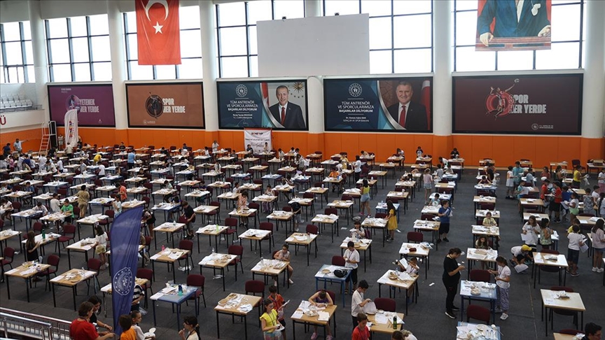 Deneyap sınavına katılan öğrenciler uzay aracı maketi uygulamasıyla ter döktü