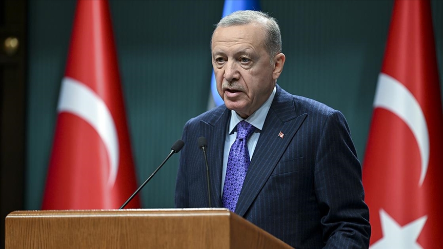 Cumhurbaşkanı Erdoğan: Evlatlarımıza sıcak bir yuvanın huzurunu sağlayan ailelerimizin yanında olmaya devam edeceğiz