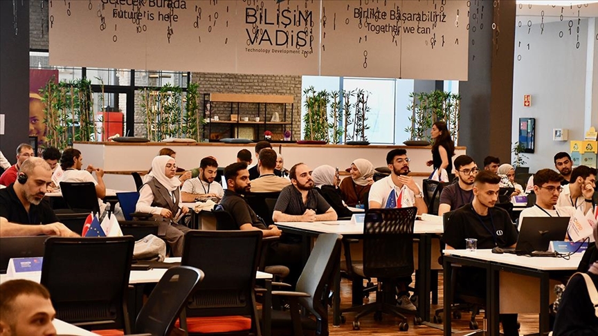 Genç yetenekler, ENHANCER Animasyon Hackathonu için Bilişim Vadisi'nde buluştu