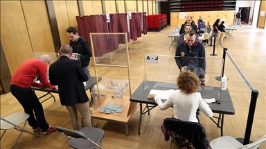 Во Франции стартовал первый тур досрочных выборов