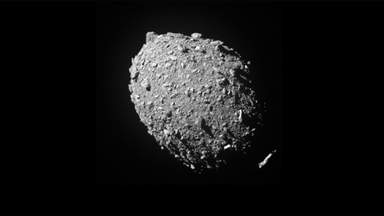 Bilim insanları, Dünya'ya çarpma riski de bulunan asteroitlerle ilgili yeni keşifler yapıyor