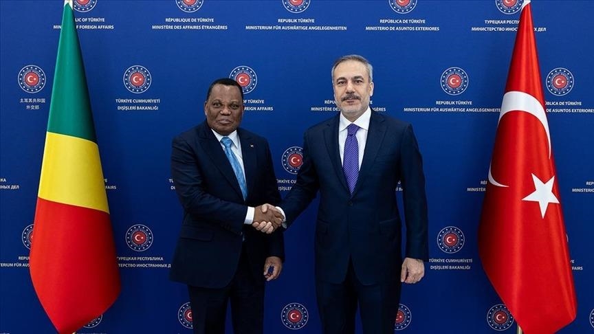 Хакан Фидан встретился с министром иностранных дел Руспублики Конго Гакоссо