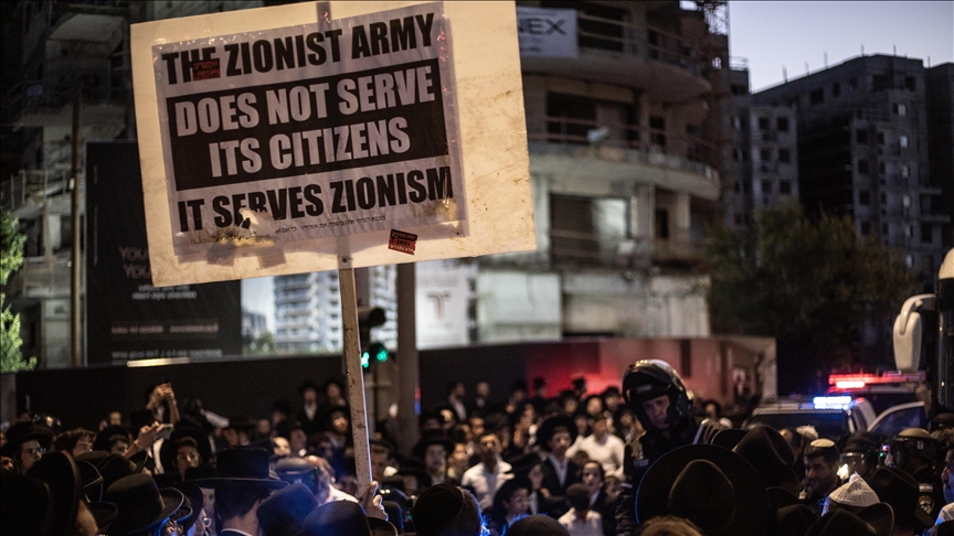 Ultra-orthodox Jews, police clash during protest in Jerusalem against military draft