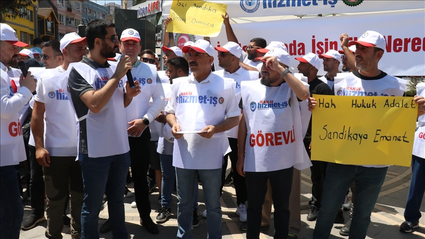 Yalova Belediyesinde işten çıkarılan işçiler çadırda eylem başlattı