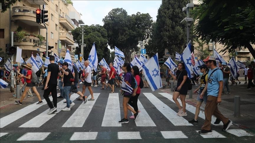 Des manifestants bloquent les rues en Israël et exigent le renversement du gouvernement