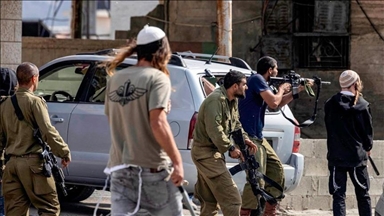 الضفة..إصابة 3 فلسطينيين بهجوم لمستوطنين في جنوب نابلس