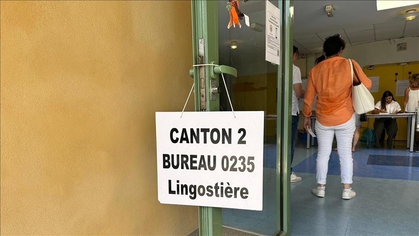 Elections législatives: Pour Gabriel Attal "désistement ne veut pas dire ralliement"
