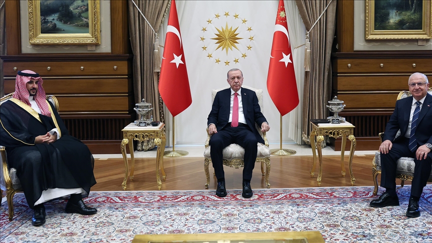 Turkish president receives Saudi defense minister in Ankara