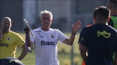 Fenerbahçe Teknik Direktörü Jose Mourinho: Duygusal olarak değil, akıllı bir şekilde hareket etmek istiyoruz