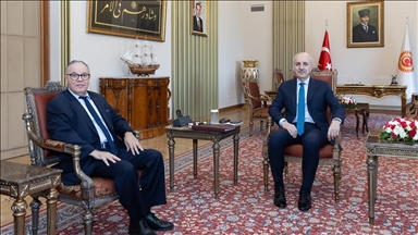 قورتولموش يستقبل السفير الجزائري في تركيا