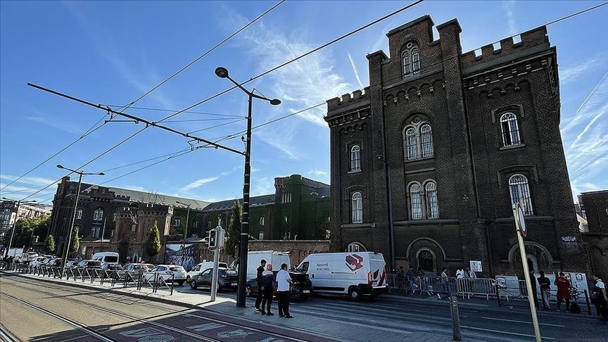 Asylum seekers with paid jobs in Belgium required to pay accommodation fees
