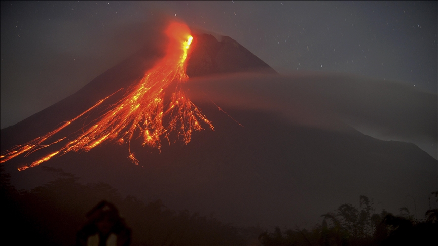 Indonezija: Eruptirala planina Merapi