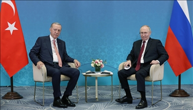 Putin vlerëson “zhvillimin e qëndrueshëm” të lidhjeve midis Rusisë dhe Türkiyes
