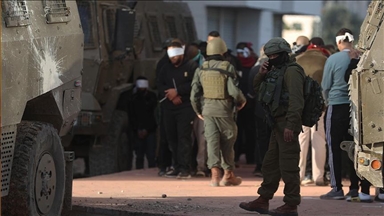 Cisjordanie : Des colons attaquent l'armée et la police israéliennes à coups de pierres