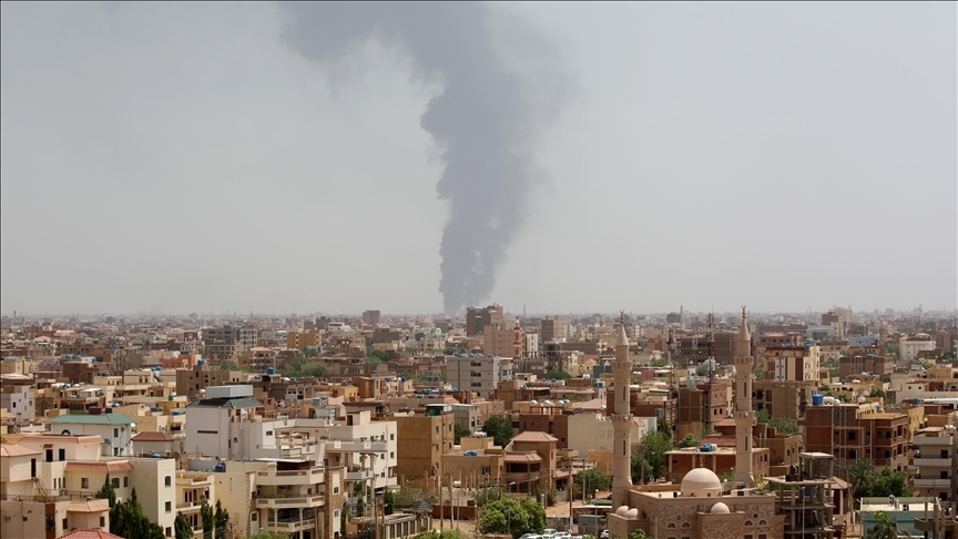 Sudan'ın Faşir şehrinde düzenlenen bombardımanda 12 kişi öldü