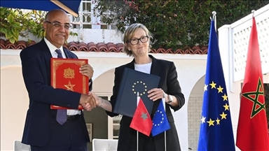 المغرب والاتحاد الأوروبي يوقعان برنامجا لتمويل التعليم العالي