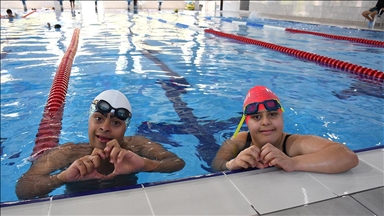 Türkiye şampiyonu down sendromlu yüzücüler milli forma için kulaç atıyor