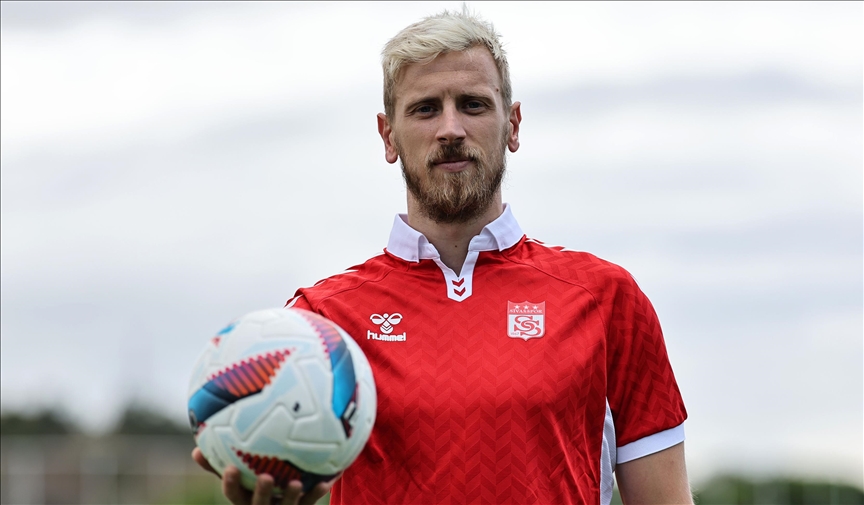 Srbijanski fudbaler Uroš Radaković potpisao za turski Sivasspor