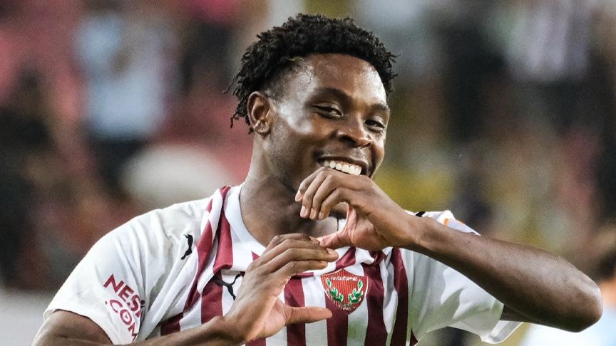 قدم.. باشيرو لاعب "هطاي سبور" ينتقل لنادي لاتسيو الإيطالي