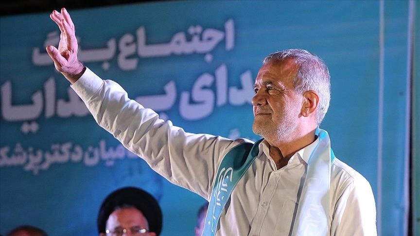 مراسم تحلیف پزشکیان مرداد ماه برگزار میشود