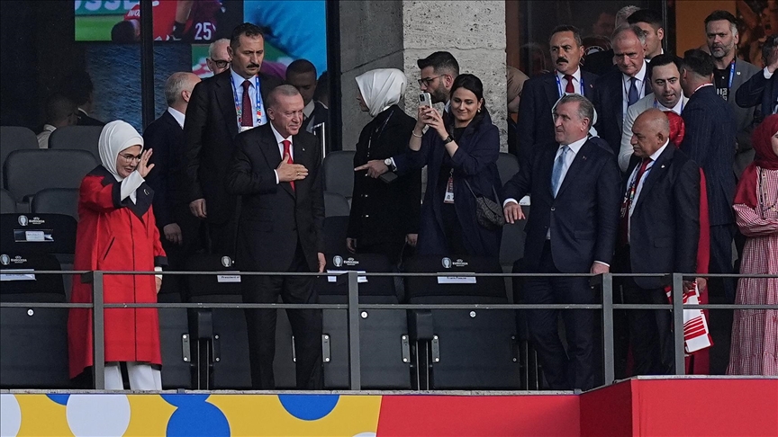 Cumhurbaşkanı Erdoğan, Türkiye-Hollanda futbol maçını izlemek üzere Berlin'de