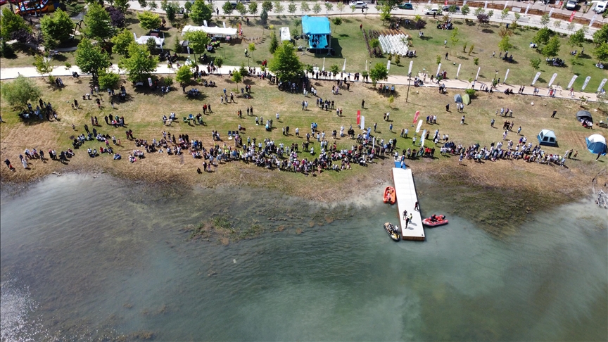Bilecik'te doğa tutkunlarını bir araya getiren Gölpark Fest çevre illerden de katılımcıları ağırlıyor