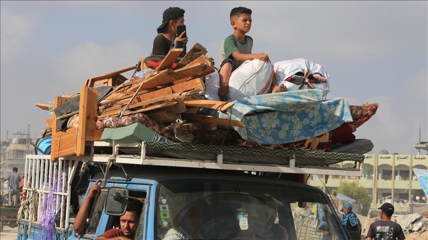 سكان غزة يواجهون نزوحا جديدا وسط استمرار المخاوف