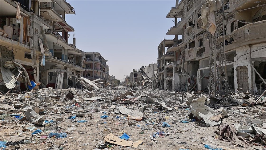 İsrail'in 275 gündür saldırılarını sürdürdüğü Gazze'de can kaybı 38 bin 153'e çıktı