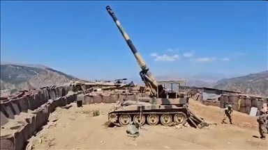 الدفاع التركية تبث مشاهد قصف مدفعي لأهداف شمالي العراق