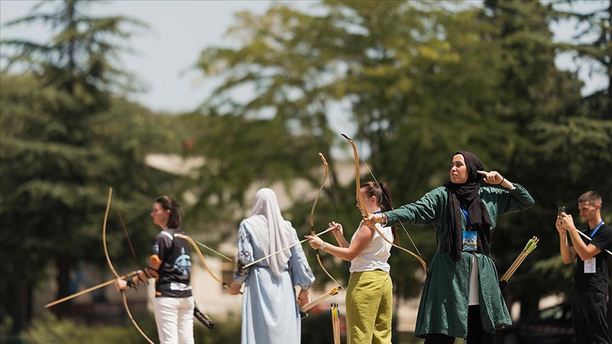 Bosna Hersek'te "Mostar Okçuluk Yarışması" düzenlendi