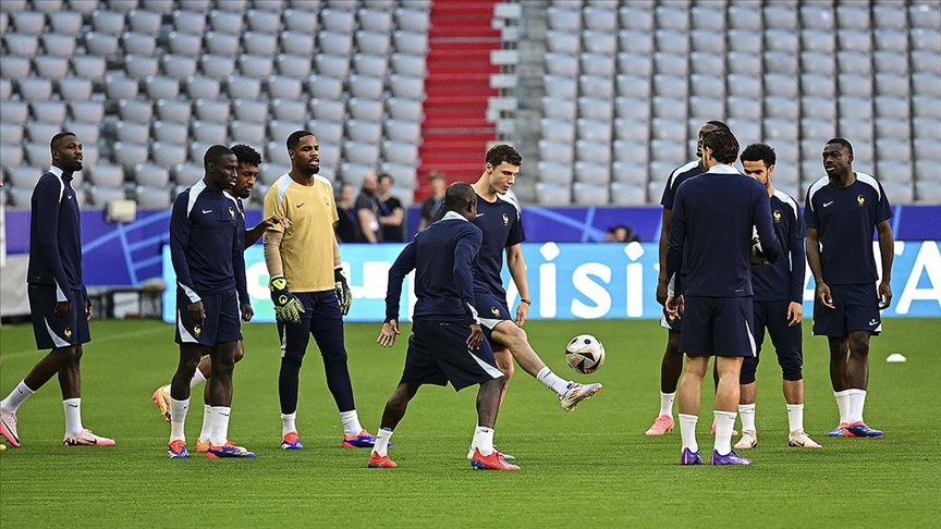 Fransa, EURO 2024 yarı finalindeki İspanya maçının hazırlıklarını tamamladı