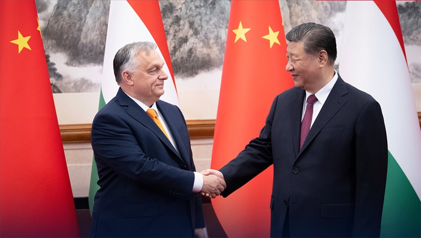 Çin Devlet Başkanı Şi ile Macaristan Başbakanı Orban Pekin'de görüştü