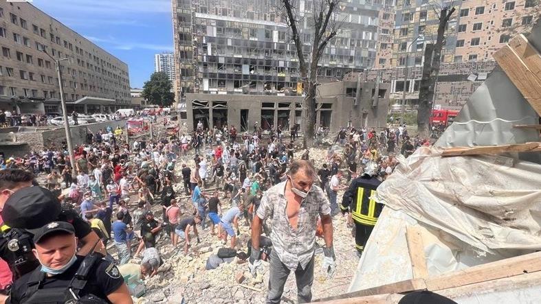 Киев: в результате обстрела детской больницы погибли двое, пострадали 16 человек