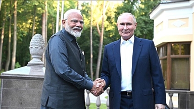 بوتين يستقبل رئيس الوزراء الهندي في موسكو
