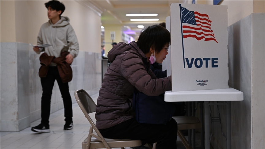 ABD'li Demokrat Senatör'den, "Trump, seçimi açık ara kazanabilir" yorumu