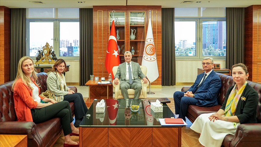 Ticaret Bakanı Ömer Bolat, İspanya'nın Ankara Büyükelçisi Sancho'yu kabul etti