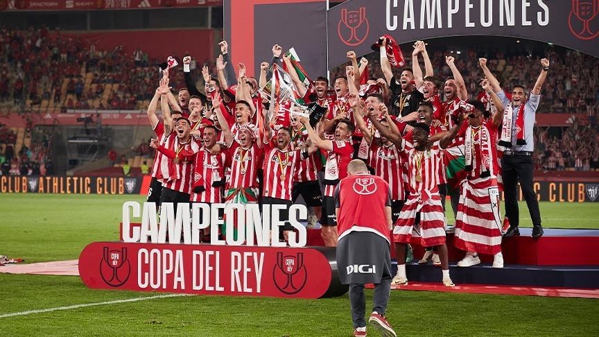 قدم.. رئيس أتلتيك بلباو ينتقد برشلونة والاتحاد الإسباني
