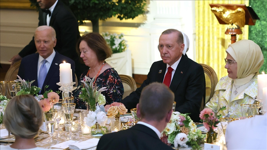 US president hosts dinner for NATO leaders