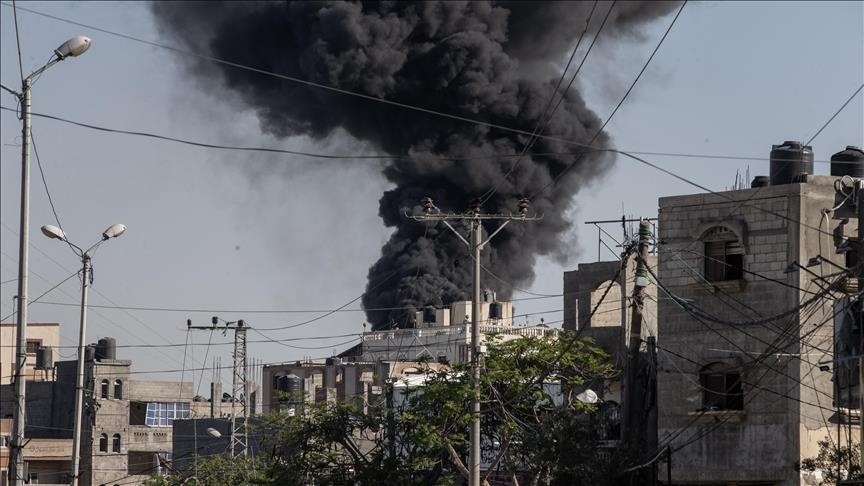 Israeli airstrike kills, injures several Palestinians in southern Gaza Strip