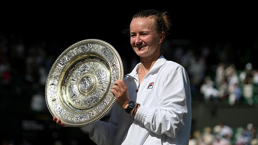 Wimbledon'ın tek kadınlar finalinde Çek Barbora Krejcikova, şampiyon oldu