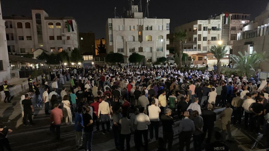 Ürdünlüler, İsrail’in Gazze Şeridi’ndeki katliamlarını protesto etti