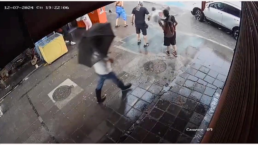 İzmir'de 2 kişinin elektrik akımına kapılıp ölmesine ilişkin görüntüler ortaya çıktı